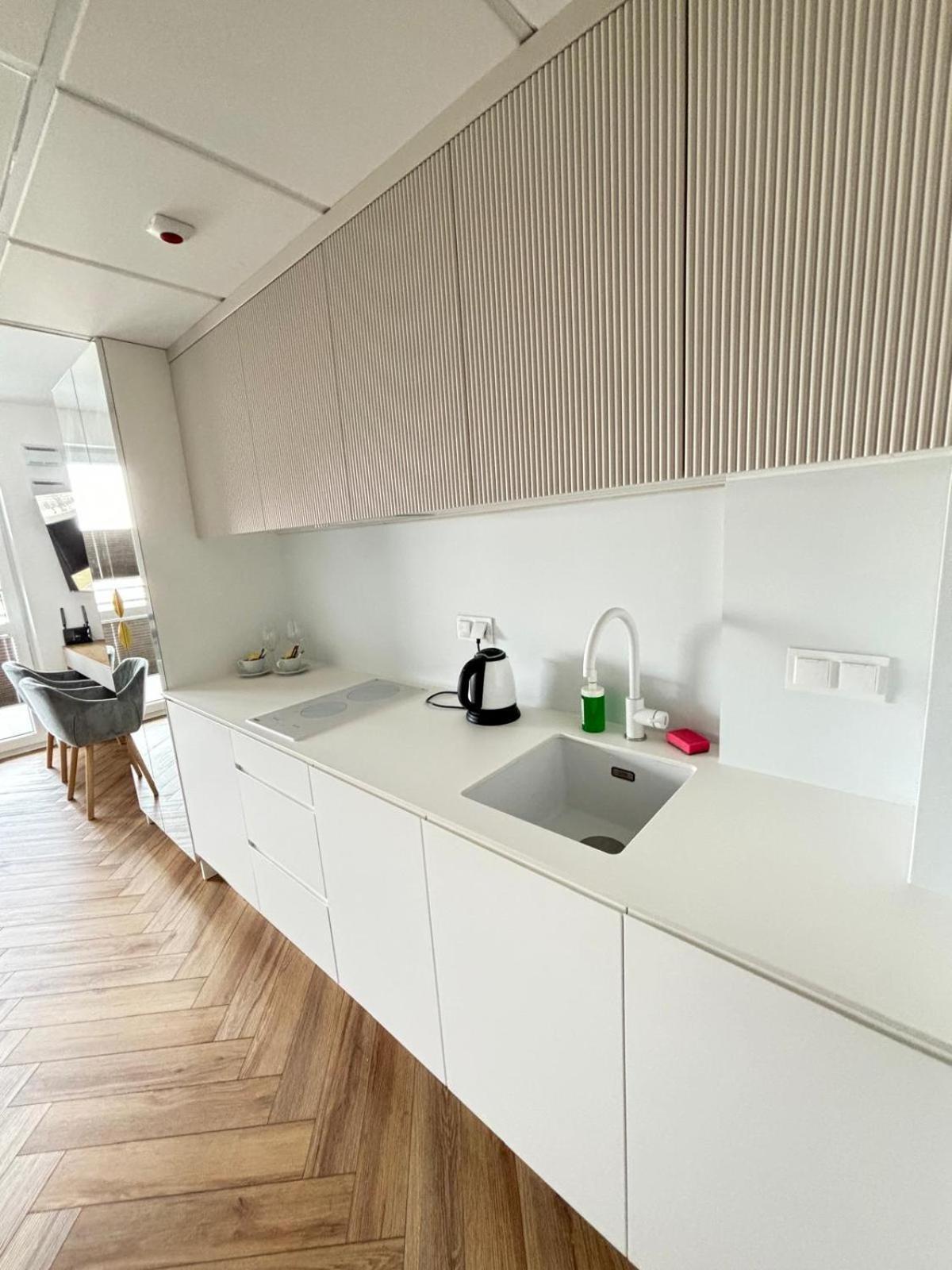 Apartamenty 24H Pileckiego Варшава Экстерьер фото