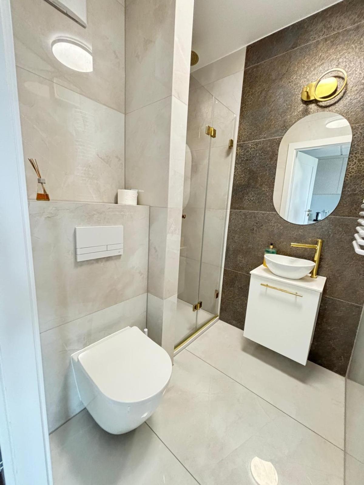 Apartamenty 24H Pileckiego Варшава Экстерьер фото